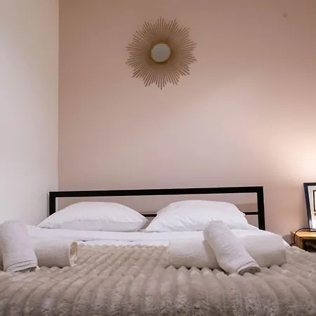 Le Jaude, T2 Renove Centre I Wifi Confort Et Cosy Apartment